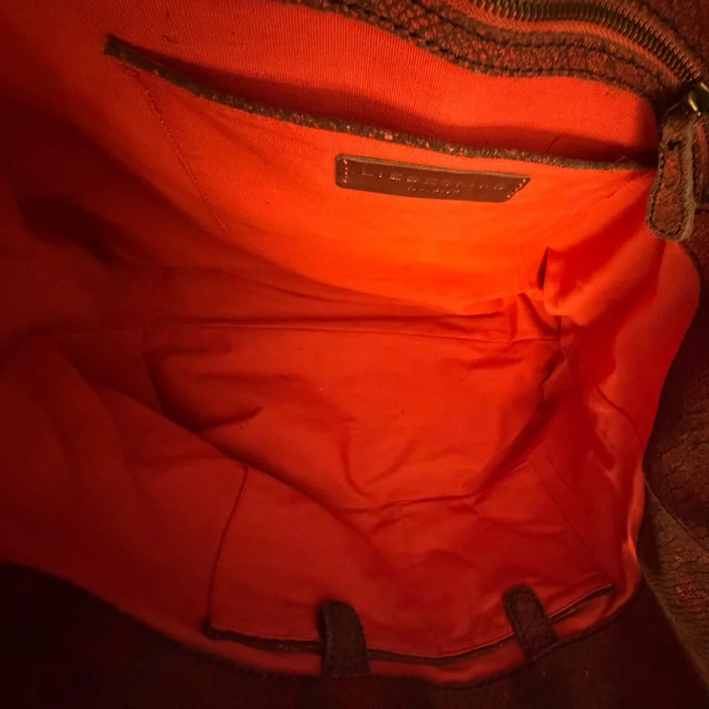 Liebeskind Elegant Black Leather Tote - Picture 9 of 11